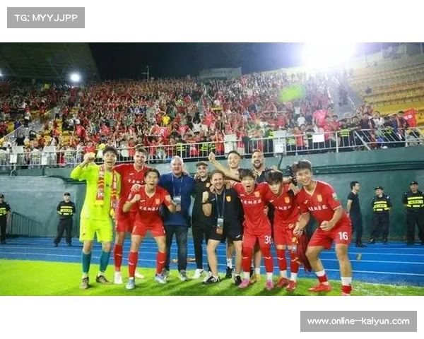 重庆铜梁龙升班马控场生涩 刘建业需解决中场衔接流畅度问题